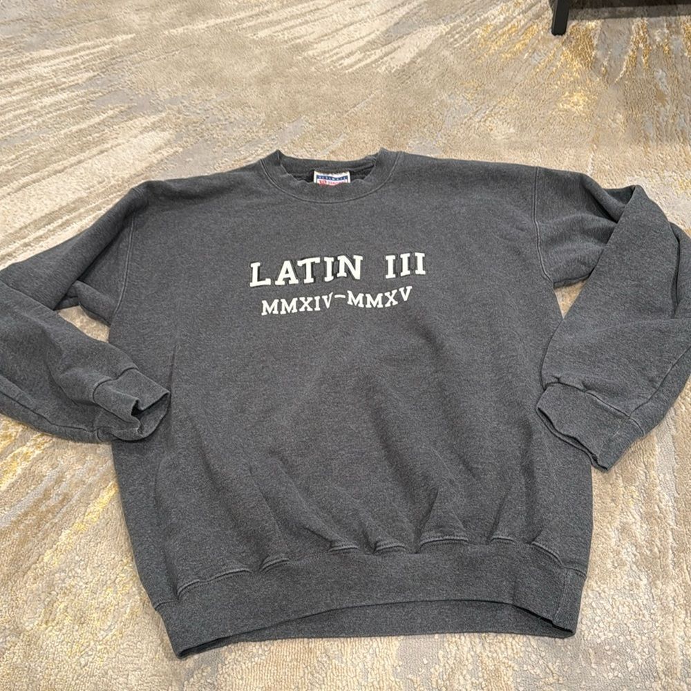 VTG Hanes LATIN III MMXIV-MMXV sweatshirt size S "MARS EST DEUS!" Check pics